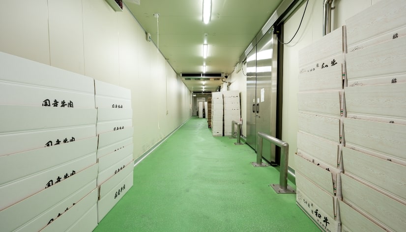 加工した肉を入れるダンボール